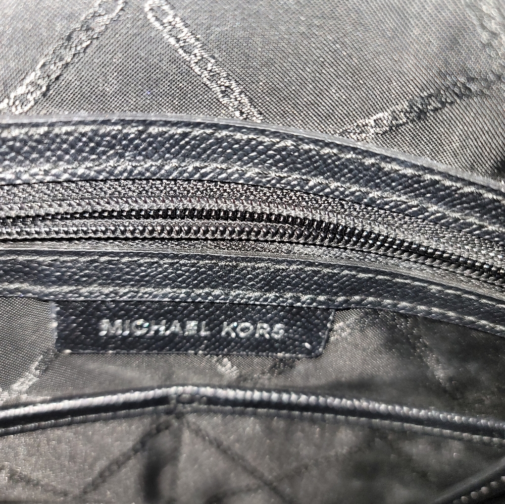 Michael Kors Voyager Saffiano Black Leather Tote Bag - Picture 8 of 15